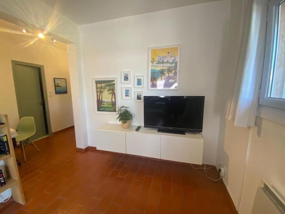 Simone, Appartement Maison, Quartier Calme, Grande Terrasse, Spa, Barbecue, 2 Chambres Fréjus エクステリア 写真
