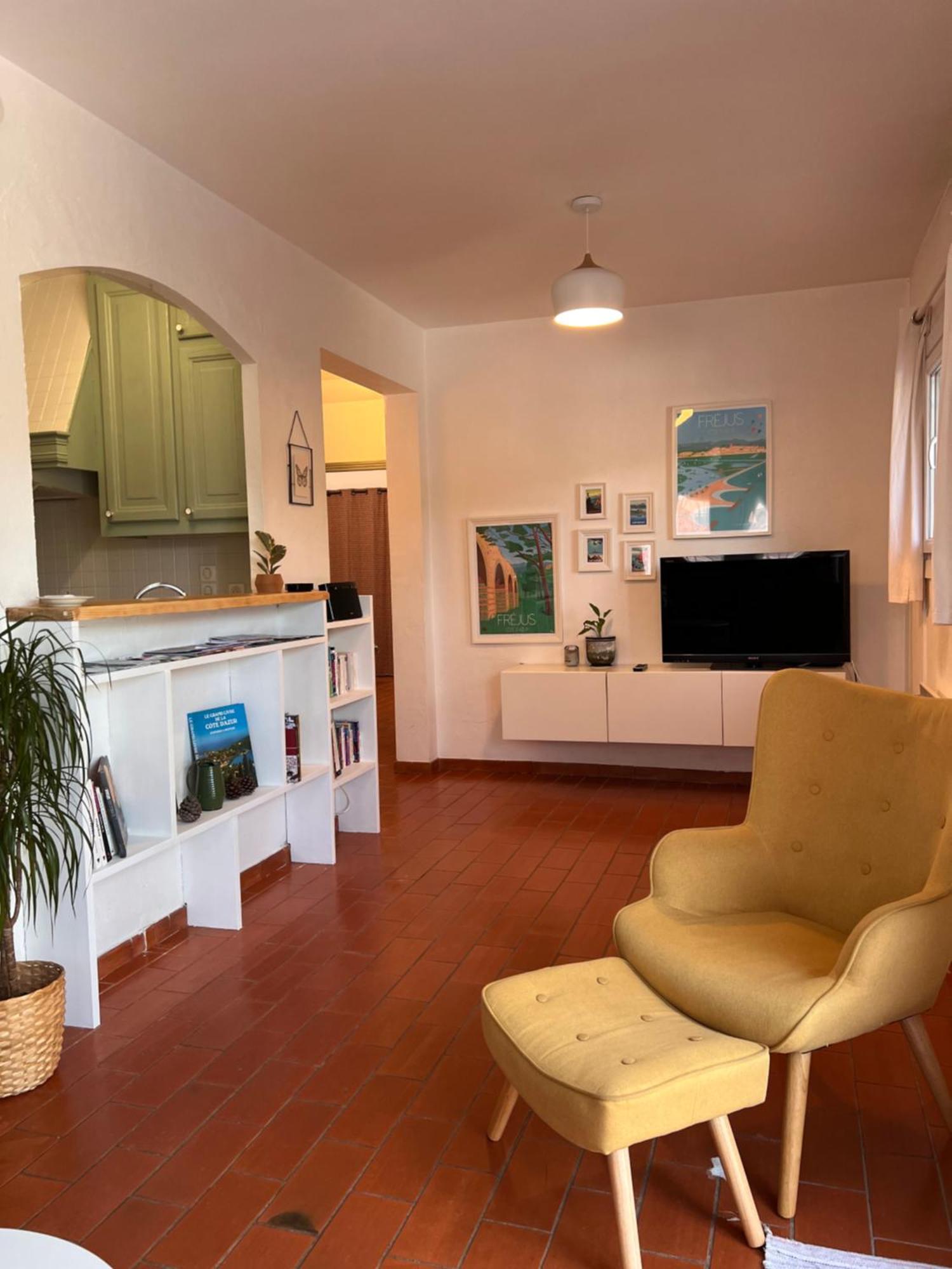 Simone, Appartement Maison, Quartier Calme, Grande Terrasse, Spa, Barbecue, 2 Chambres Fréjus エクステリア 写真